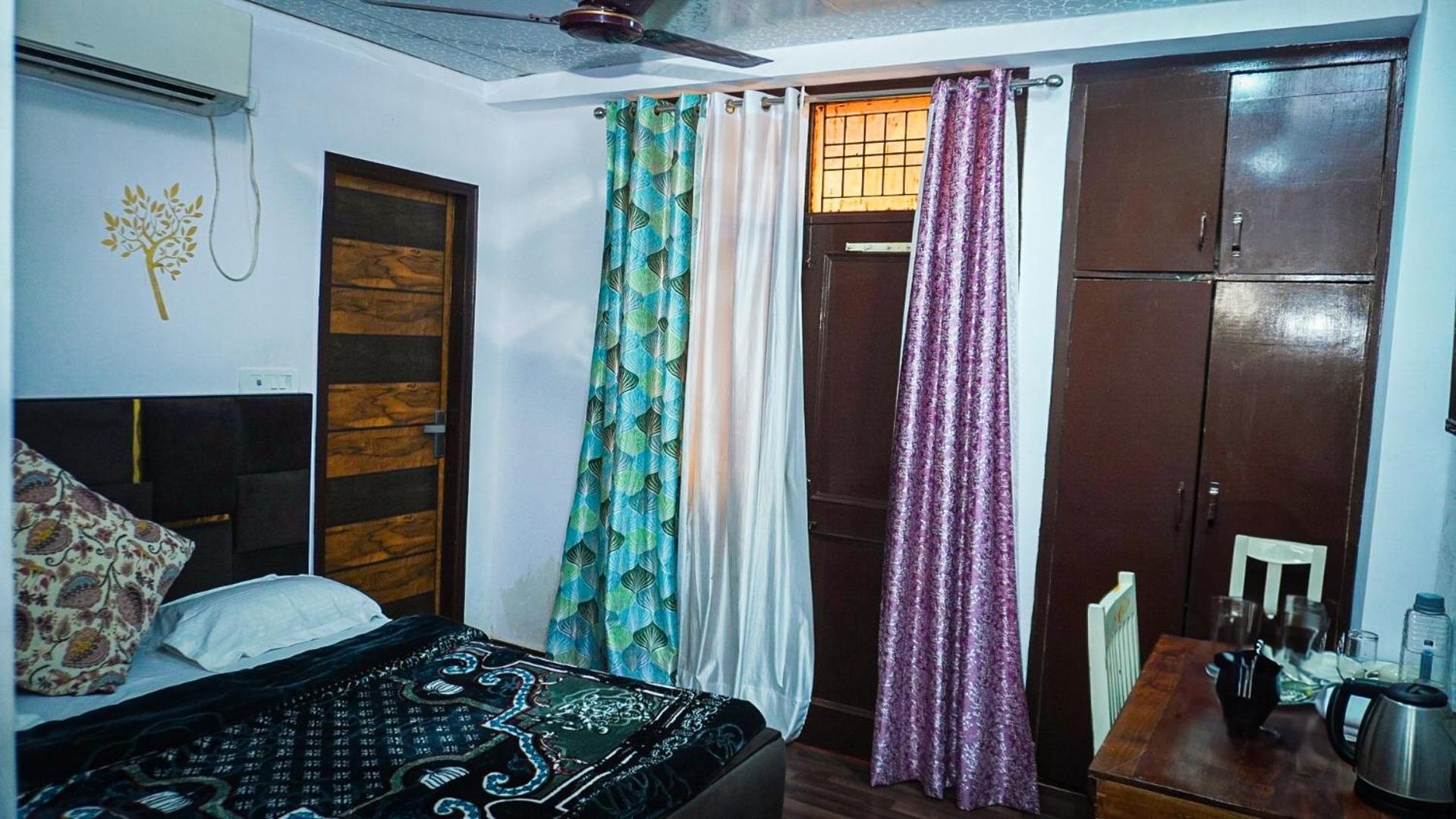 Flips With Mykonos Guest House Nowe Delhi Zewnętrze zdjęcie
