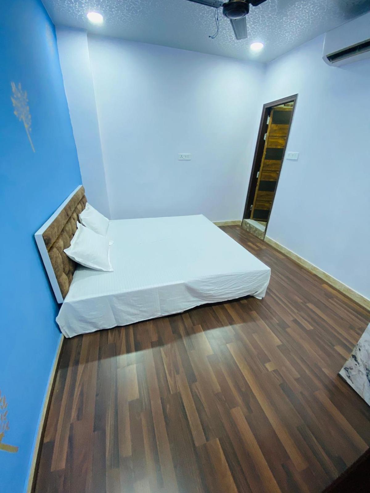 Flips With Mykonos Guest House Nowe Delhi Zewnętrze zdjęcie