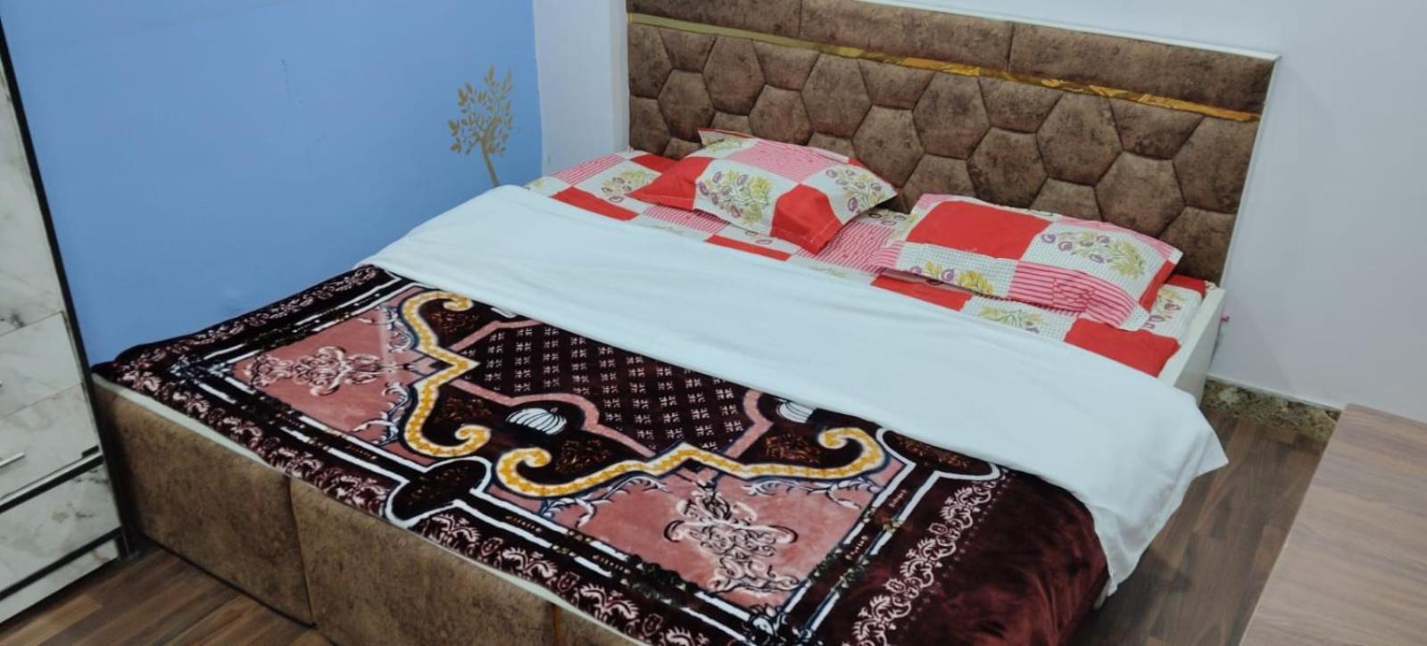 Flips With Mykonos Guest House Nowe Delhi Zewnętrze zdjęcie